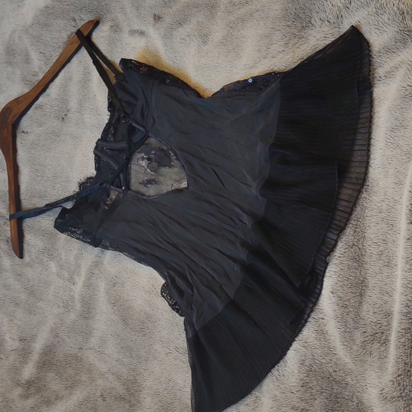 Sexy VS Lingerie - Picture 4 of 9